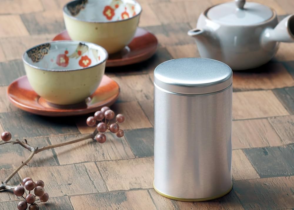 Amazon.co.jp: 茶筒 ブリキ 保存缶 12cm シルバー キッチン用品